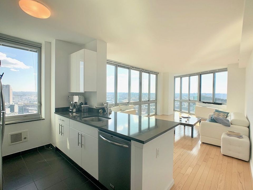 1st image of 4615 Center Blvd APT 3601