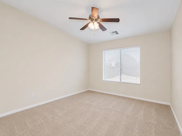 15287 W Laurel Ln — Photo 11