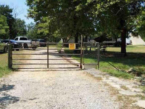 4th image of 127 Lowrey Cir