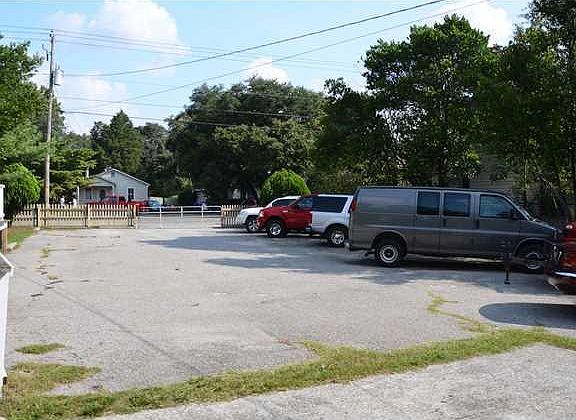 5th image of 4583 Durant Ave