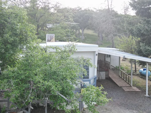 655 W Rolling Hills Dr, Eagle Pt, OR 97524