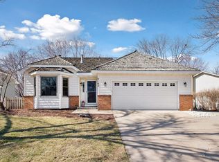 7160 Muirfield Ln, Eden Prairie, MN 55346