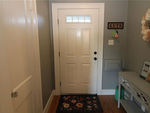 2nd image of 2814 Renick St