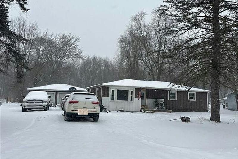 1st image of 3862 Knapp Ave
