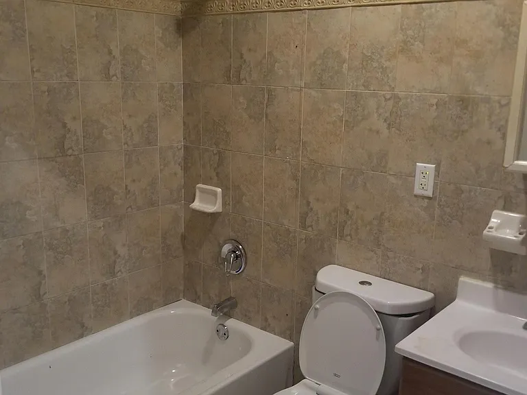 4156 Wickham Ave #WHEELCHAIR ACCESSIBL — Photo 11