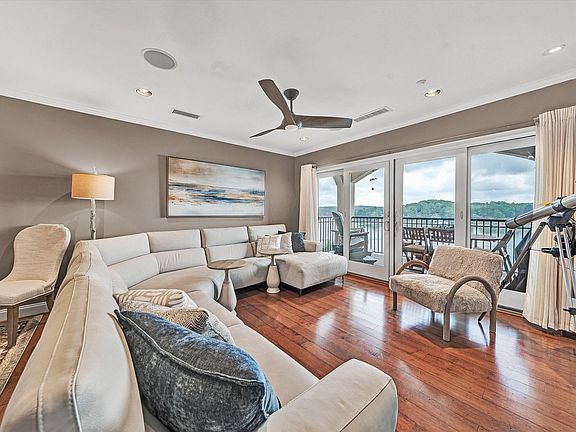 3rd image of 100 Bridgewater Pointe Pl Unit 607