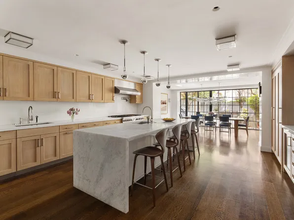 135 West 77th Street image 2 of 31