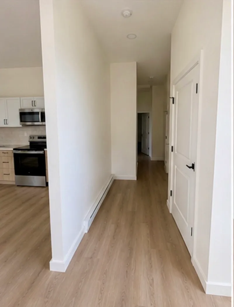 2 bed, 925 sqft, $2,450 — Photo 3