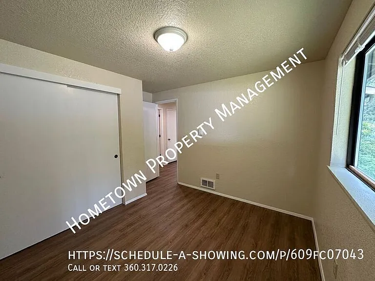 1617 Elizabeth St SE — Photo 17