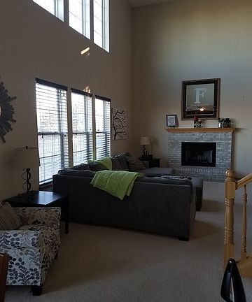 2nd image of 1816 Crestview Dr