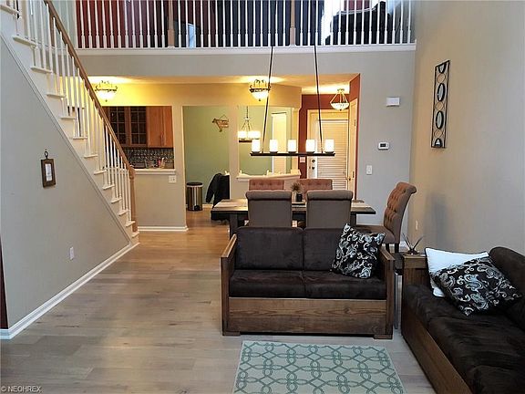 2nd image of 703 Cranberry Ct