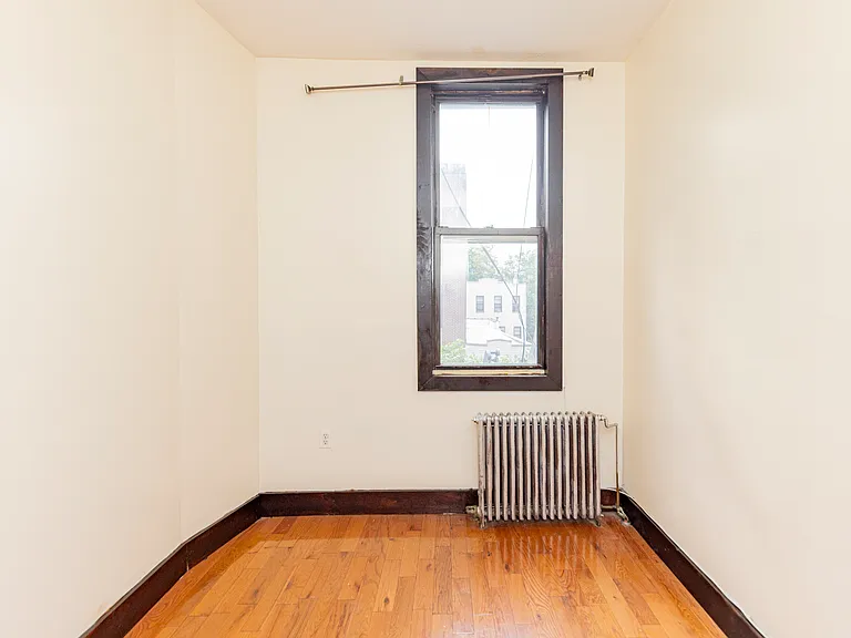 88 Starr St #2L — Photo 5