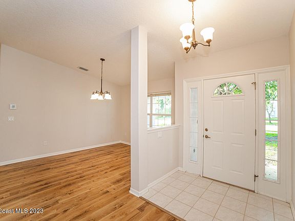 4th image of 3947 Tangle Dr