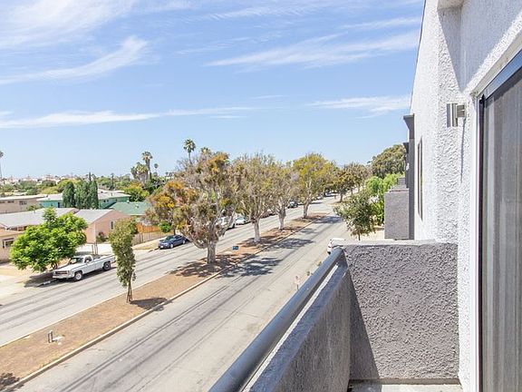 3rd image of 4620 S Slauson Ave APT 203