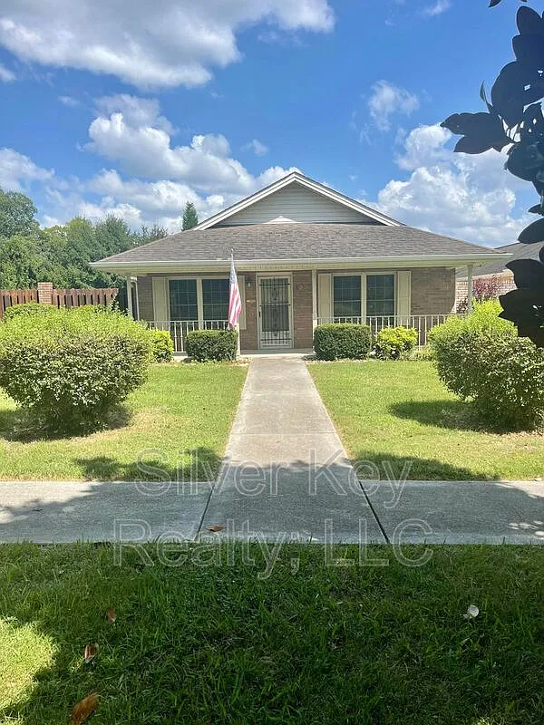 2 bed, 2.0 bath, 1400 sqft, $1,600 — Photo 1