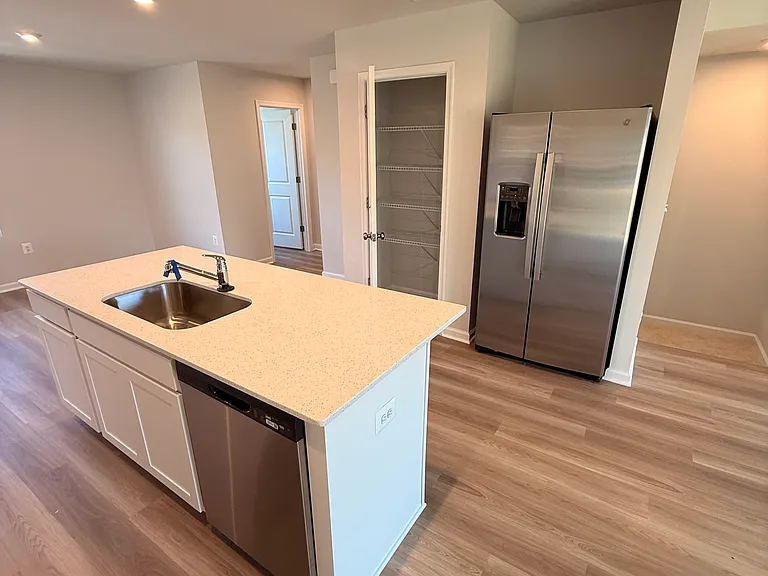 121 Oldfield Dr — Photo 15