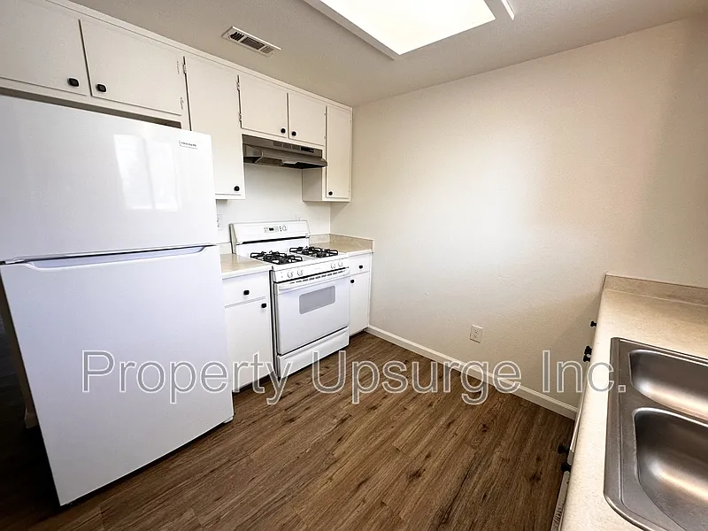 2 bed, 1.0 bath, 849 sqft, $1,450 — Photo 2