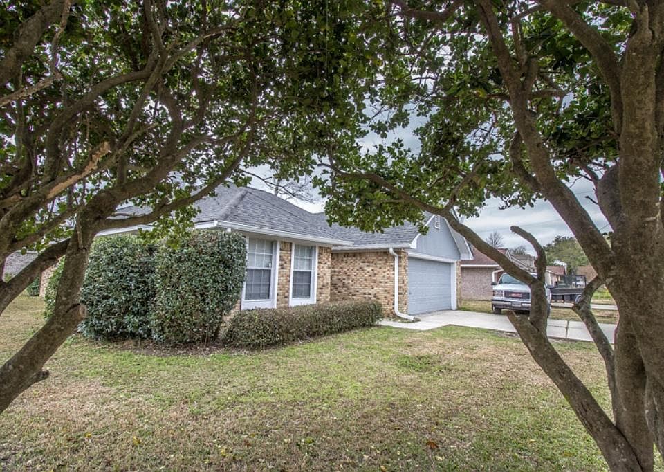 1st image of 2602 Palmer Dr