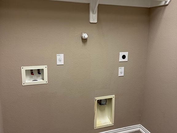 5th image of 2110 Ruby Dr