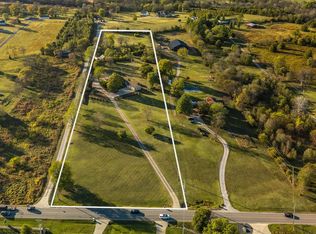 1745 Saundersville Rd, Hendersonville, TN 37075