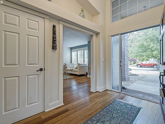 2nd image of 3255 NE 4th Ave