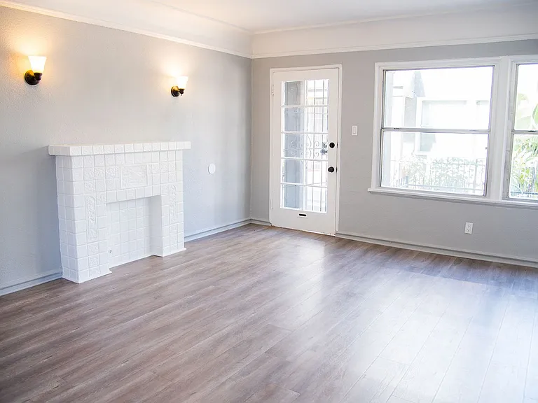 372 Loma Dr — Photo 6