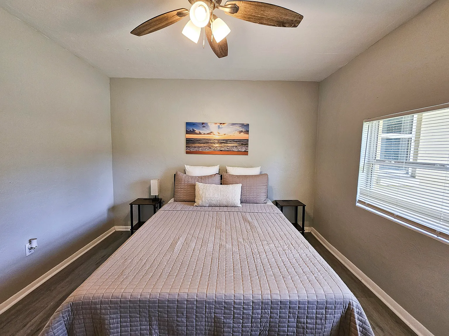 4 bed, 2.0 bath, 1482 sqft, $879 — Photo 2