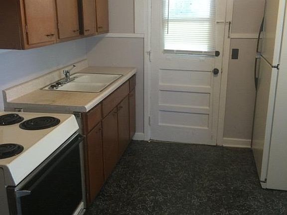 5th image of 4604 Martha St