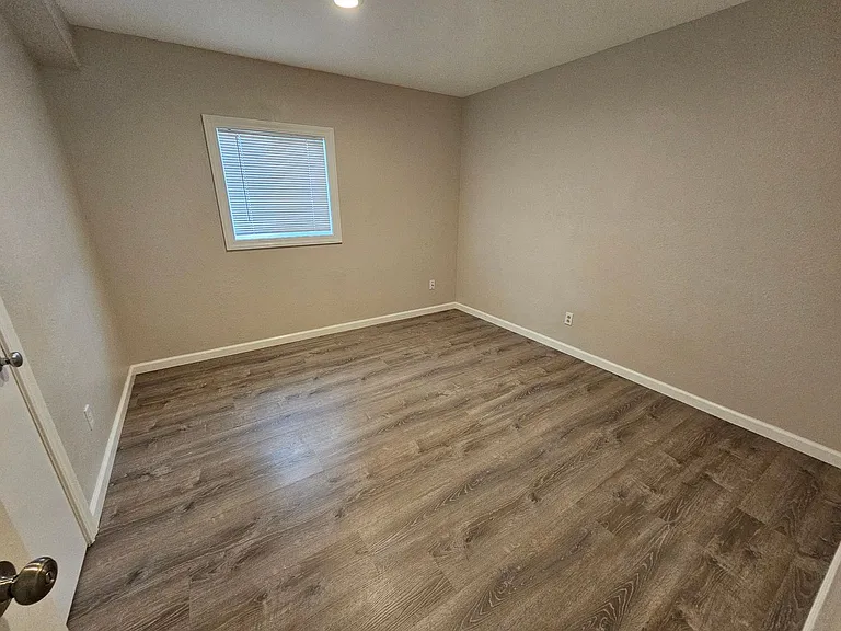 633 Calaveras St — Photo 11