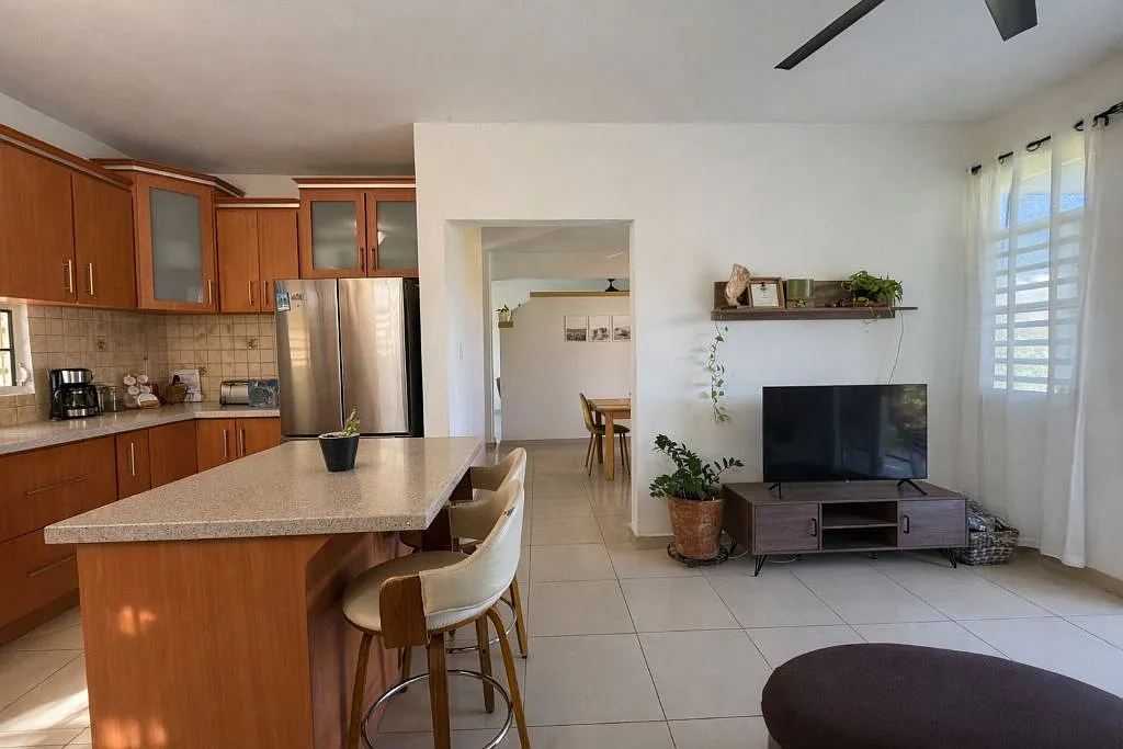 3 bed, 3.0 bath, 2500 sqft, $3,000 — Photo 4