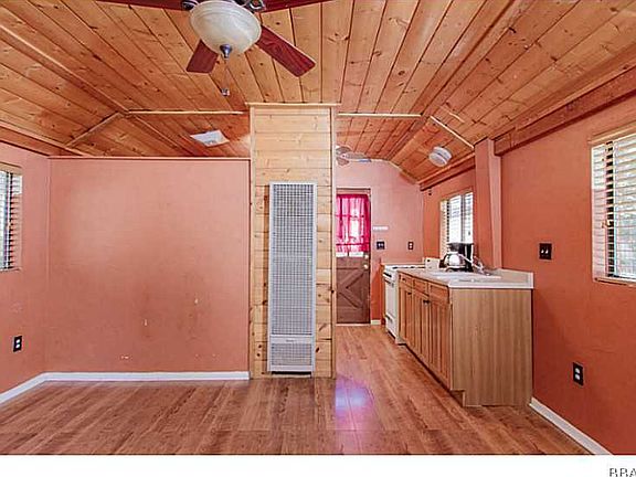 4th image of 621 Merced St