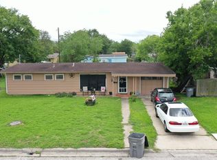 3303 Wildwood St, Victoria, TX 77901