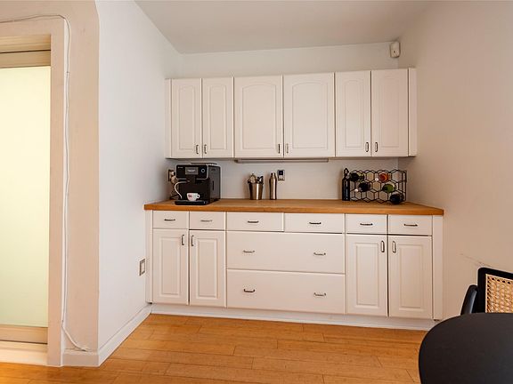 5th image of 635 Euclid Avenue #229