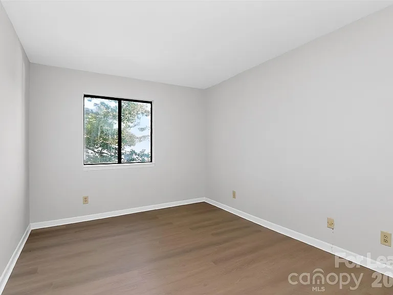 11029 Harrowfield Rd — Photo 24