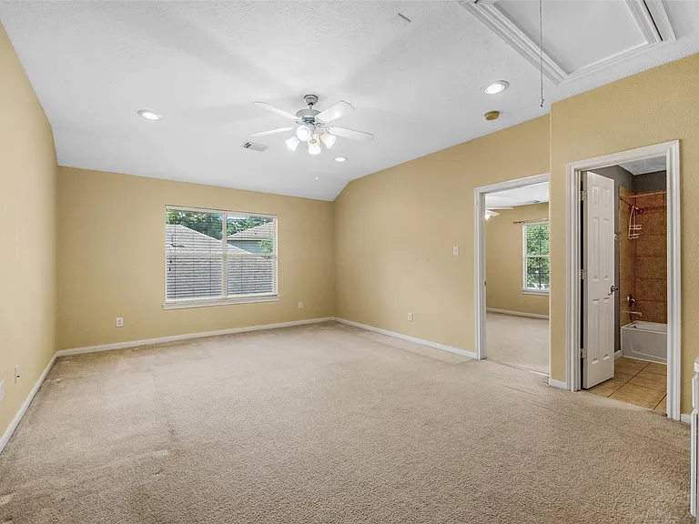 7 Ebony Oaks Pl — Photo 28