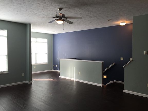2nd image of 261 W Marina Pkwy