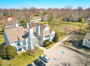 Hunter's Pointe Apartments, Overland Park, KS 66210