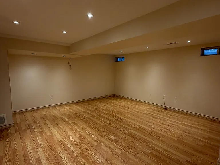 179 Dallimore Cir — Photo 10