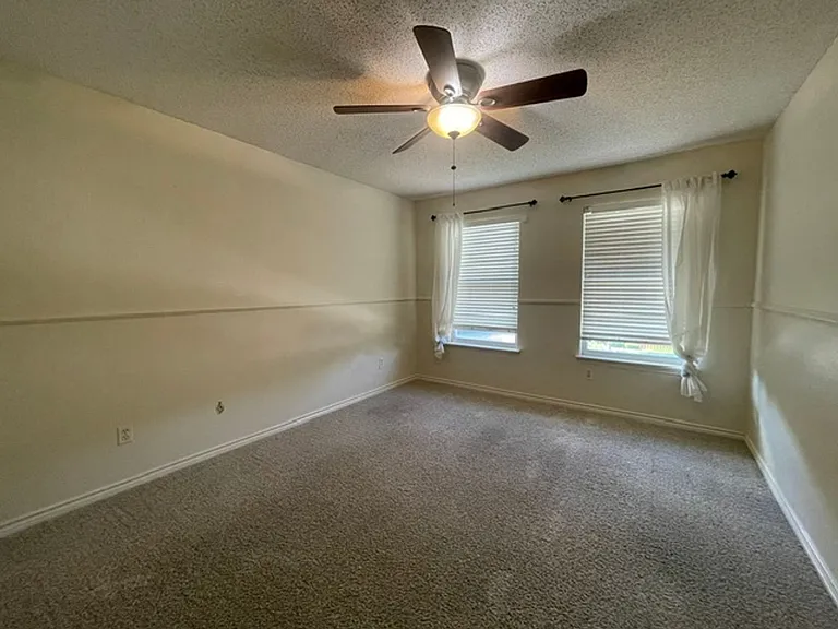 3222 Mapleridge Dr — Photo 30
