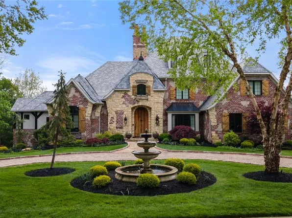 544 Quail Ridge Ln, Saint Albans, MO 63073