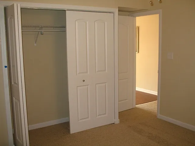 255 Ferncliff Dr — Photo 10