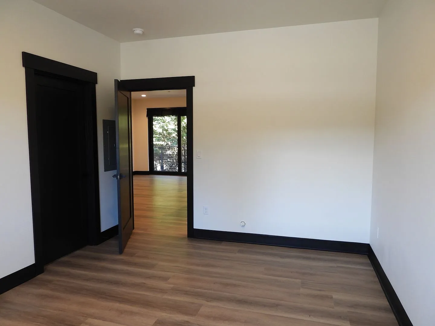 1827mel -Hines/Cortani — Photo 3