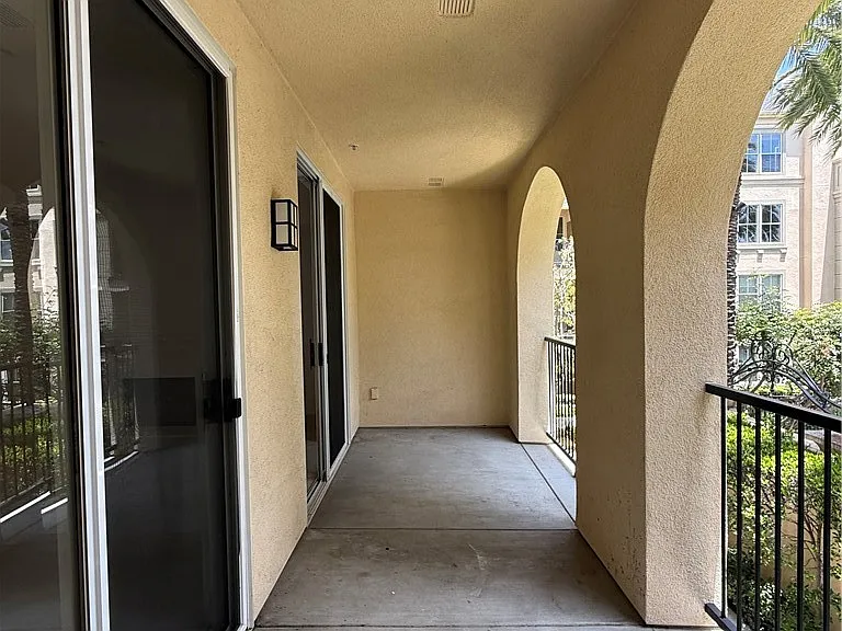 2250 Watermarke Pl — Photo 35