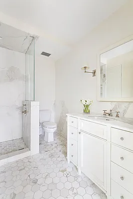 Sold by Compass | media 7