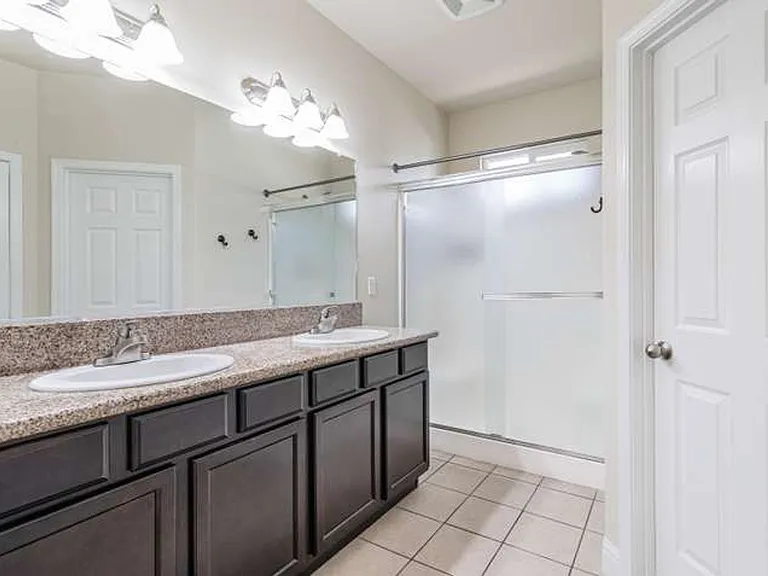 538 N Burgan Ave — Photo 20