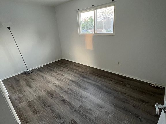 3rd image of 51 Cooke St Floor 1