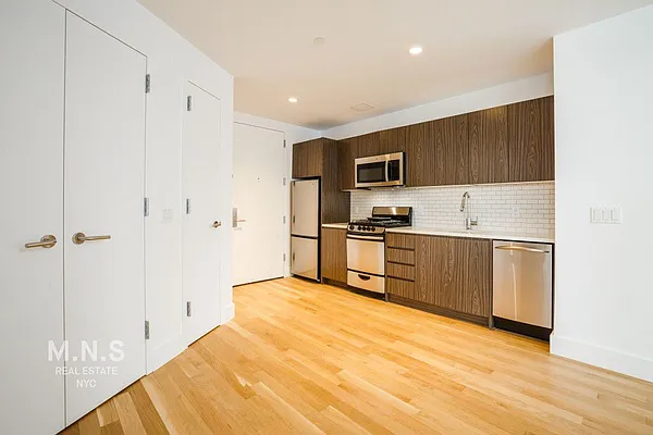 Rented by MNS Marketing | media 33