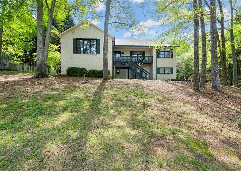 1st image of 2426 Meredith Dr