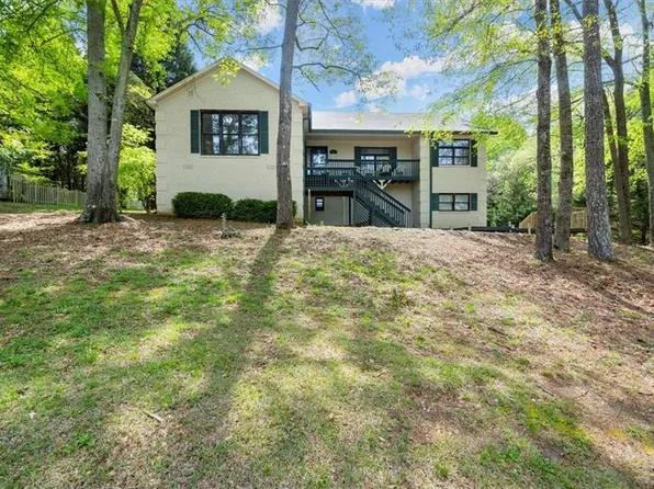 2426 Meredith Dr, Loganville, GA 30052