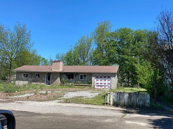 3rd image of 319 E Dawson Ave
